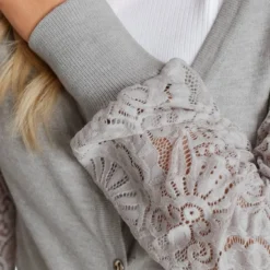 Melrose Strickjacke mit Ärmeln aus Spitze Schwarz, Hellgrau 13 Melrose Strickjacke mit Ärmeln aus Spitze Schwarz, Hellgrau -Melrosesan Geschaft 12a3886f f560 5b10 98a0 d0cdeab9b574