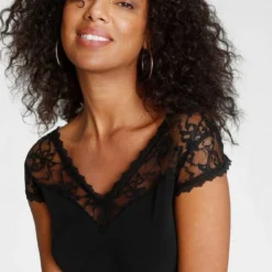 Melrose Jerseykleid mit Spitze -Melrosesan Geschaft 1cbec77b 01fb 550d 9eaf b46cbc825899