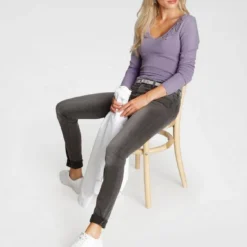 Melrose V-Ausschnitt-Pullover mit Zier-Schnürung 10 Melrose V-Ausschnitt-Pullover mit Zier-Schnürung -Melrosesan Geschaft 1d7585ad e884 565c abfe 38fc39e0473e