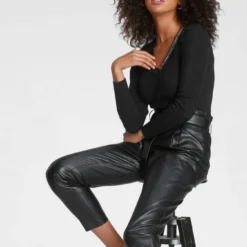 Melrose V-Ausschnitt-Pullover mit Pailletten -Melrosesan Geschaft 6174a0f6 9af3 51c4 8f29 ccecec9557de