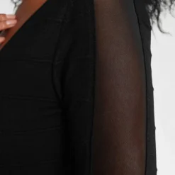 Melrose Strickkleid mit Mesh-Streifen -Melrosesan Geschaft 71a149e6 4a14 576a a598 5b810671bb99