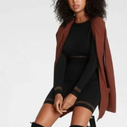 Melrose Strickkleid mit Streifen aus Glanzgarn -Melrosesan Geschaft 8367846f 8730 5ca3 a23d 106760bb4882