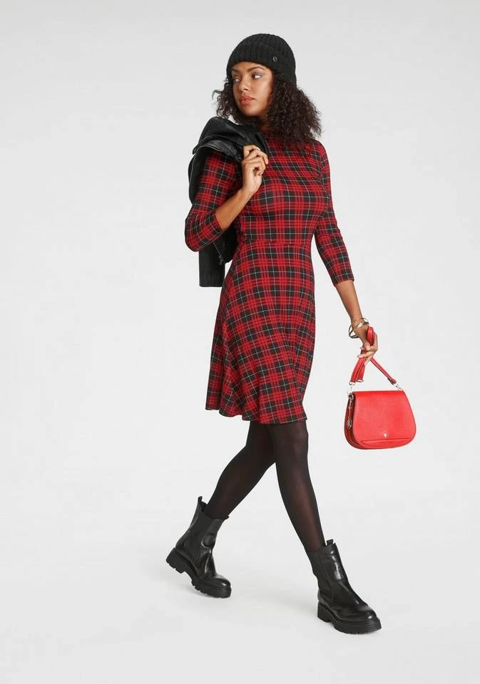 Melrose Jerseykleid mit verschiedenen Dessins Schwarz-geblümt, Rot-kariert 8 Melrose Jerseykleid mit verschiedenen Dessins Schwarz-geblümt, Rot-kariert – Bild 8