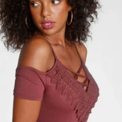 Melrose T-Shirt mit Spitze und Schnürung Braun, Schwarz -Melrosesan Geschaft 8cae4e8e 0bb2 533c 8bb3 ba7530a530bc