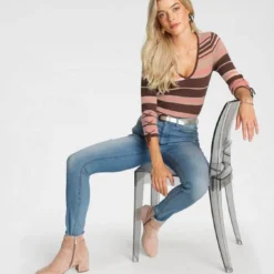 Melrose V-Ausschnitt-Pullover mit Glitzergarn und Schnürung -Melrosesan Geschaft 91b6e500 90a4 5685 8f32 8ffea6f7cc92