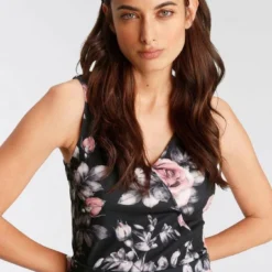 Melrose Jerseykleid mit süßem Rosen-Print - NEUE KOLLEKTION -Melrosesan Geschaft a171665e 6ab4 559e 873e 85c9f9544f8f