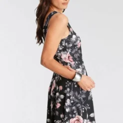 Melrose Jerseykleid mit süßem Rosen-Print - NEUE KOLLEKTION -Melrosesan Geschaft aae95aae 984d 5ba8 abfc e4a0bb57d382