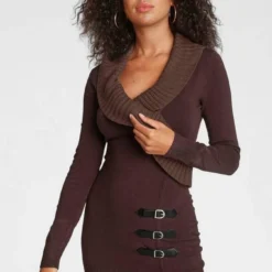 Melrose Strickkleid mit Zierschnallen