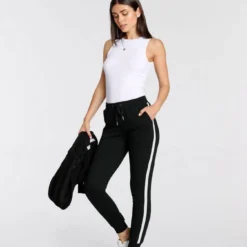 Melrose Loungeanzug (2 tlg) mit Glanzstreifen -Melrosesan Geschaft d4cceff0 6e8f 5984 bf01 5aec9655c031