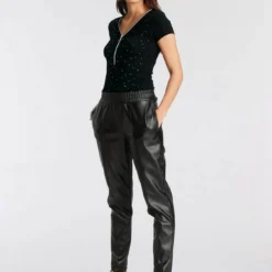 Melrose V-Shirt mit Reißverschluss-Detail und Glitzersteinen - NEUE KOLLEKTION 11 Melrose V-Shirt mit Reißverschluss-Detail und Glitzersteinen - NEUE KOLLEKTION -Melrosesan Geschaft e76fa417 65c3 5de0 966f a53079a29c08