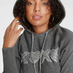 Melrose Fledermauspullover mit Kapuze und Pailletten-Stickerei -Melrosesan Geschaft ed8750e6 e0ab 581e 9a33 15de37b2a97b